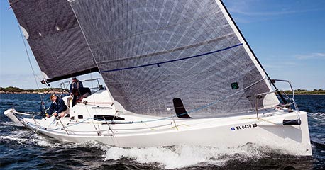 racing sails mainsails headsails spinnakers quantum sails