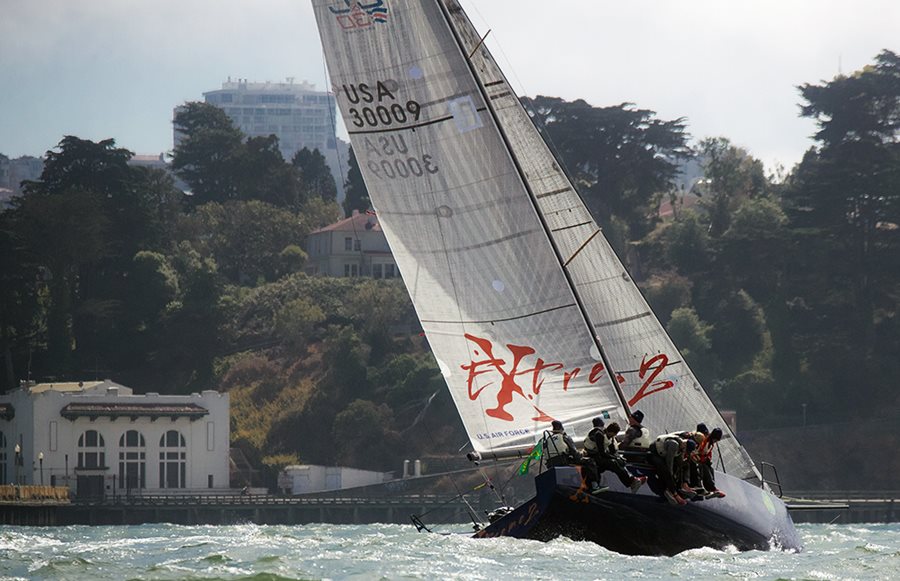 Upwind in Breeze Quantum Sails